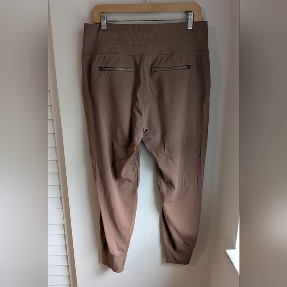 Athleta Stylish Tan Jogger Pants Size Large - Picture 4 of 6